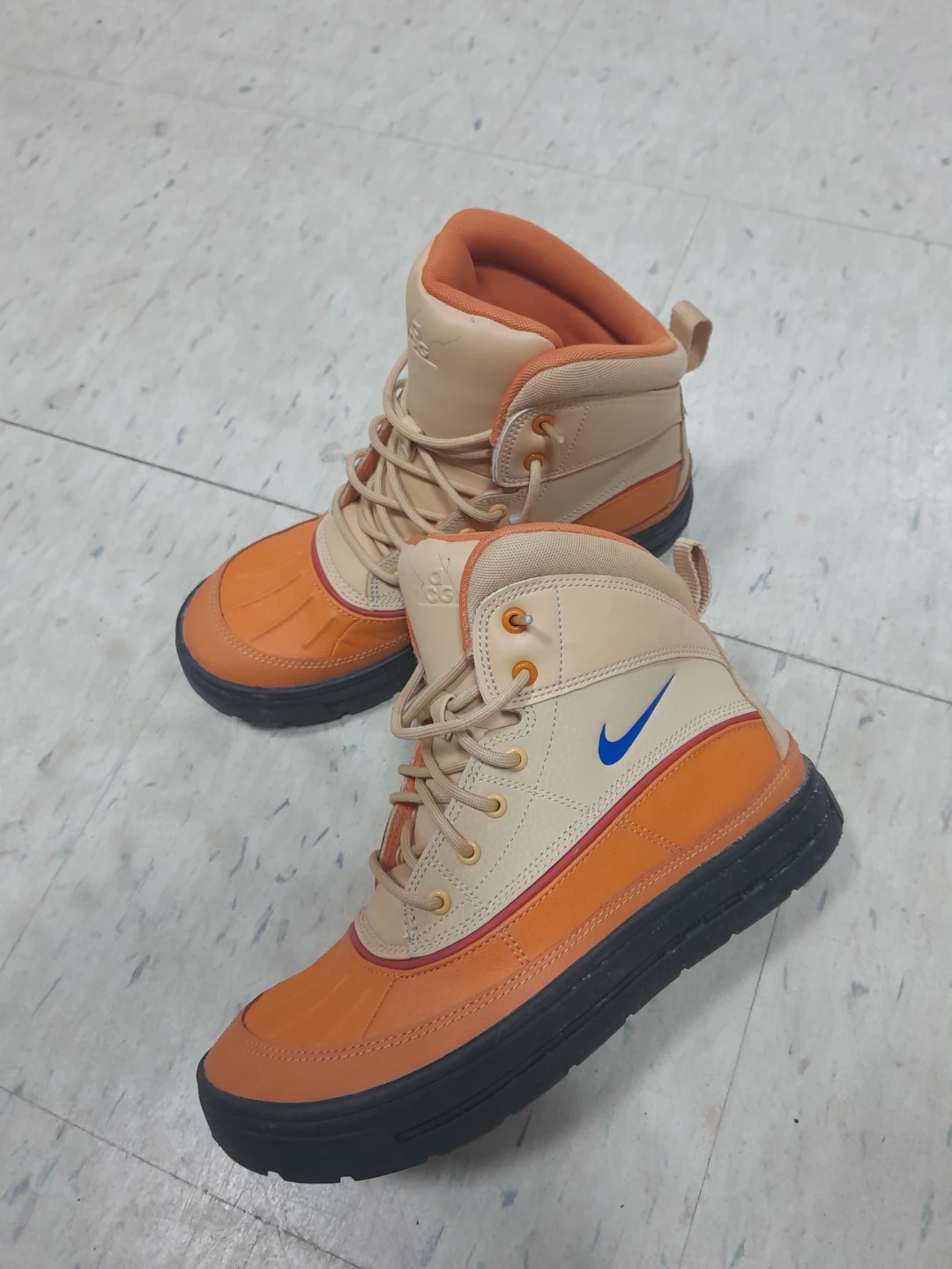 Nike Men's Duck Boots Original Used like new Size 6 - photo 4