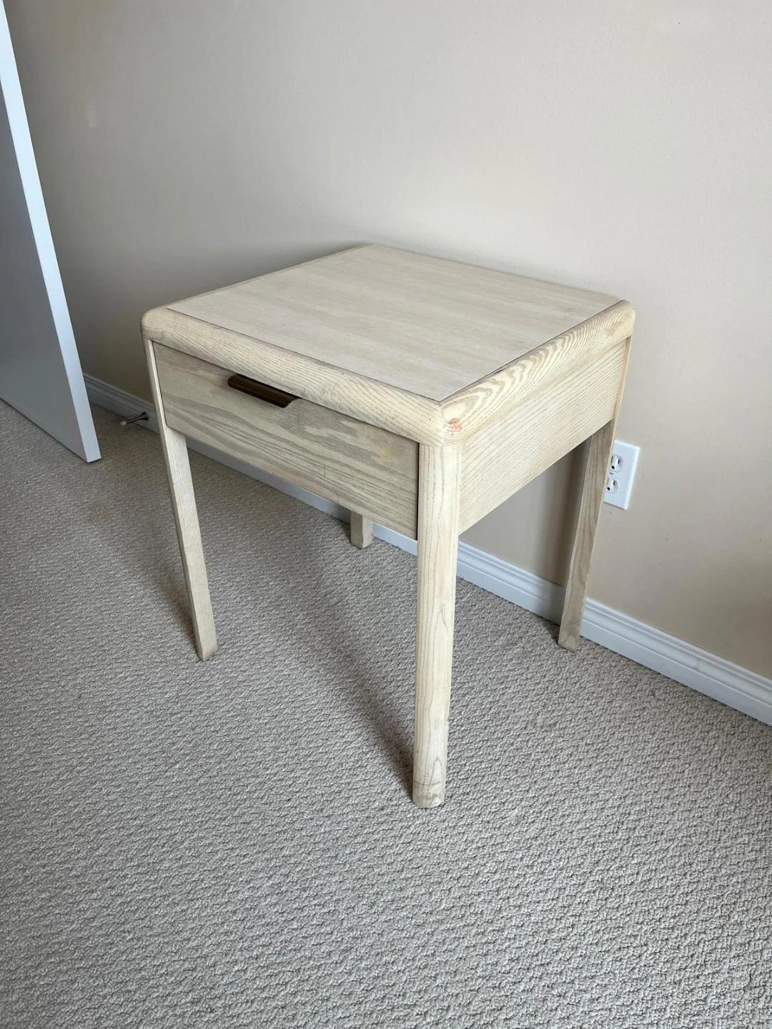 Light Wood Night Stand with Drawer - photo 4