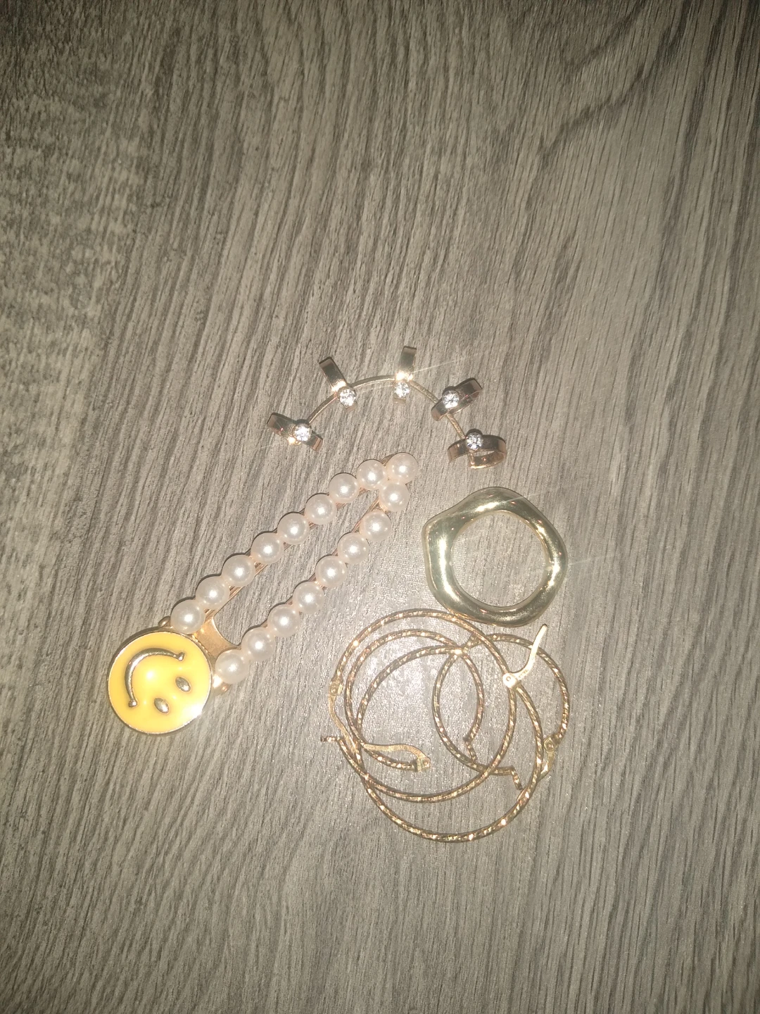 Jewelry Set: Pearl Hair Clip, Hoop Earrings, Ring, Ear Cuffs - photo 2