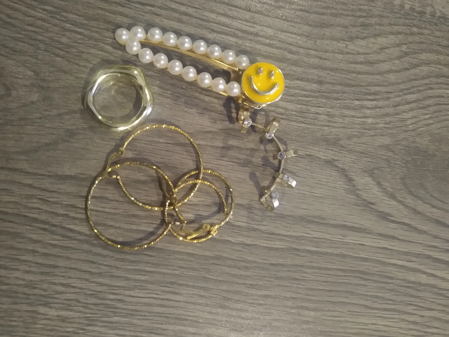 Jewelry Set: Pearl Hair Clip, Hoop Earrings, Ring, Ear Cuffs - photo 3