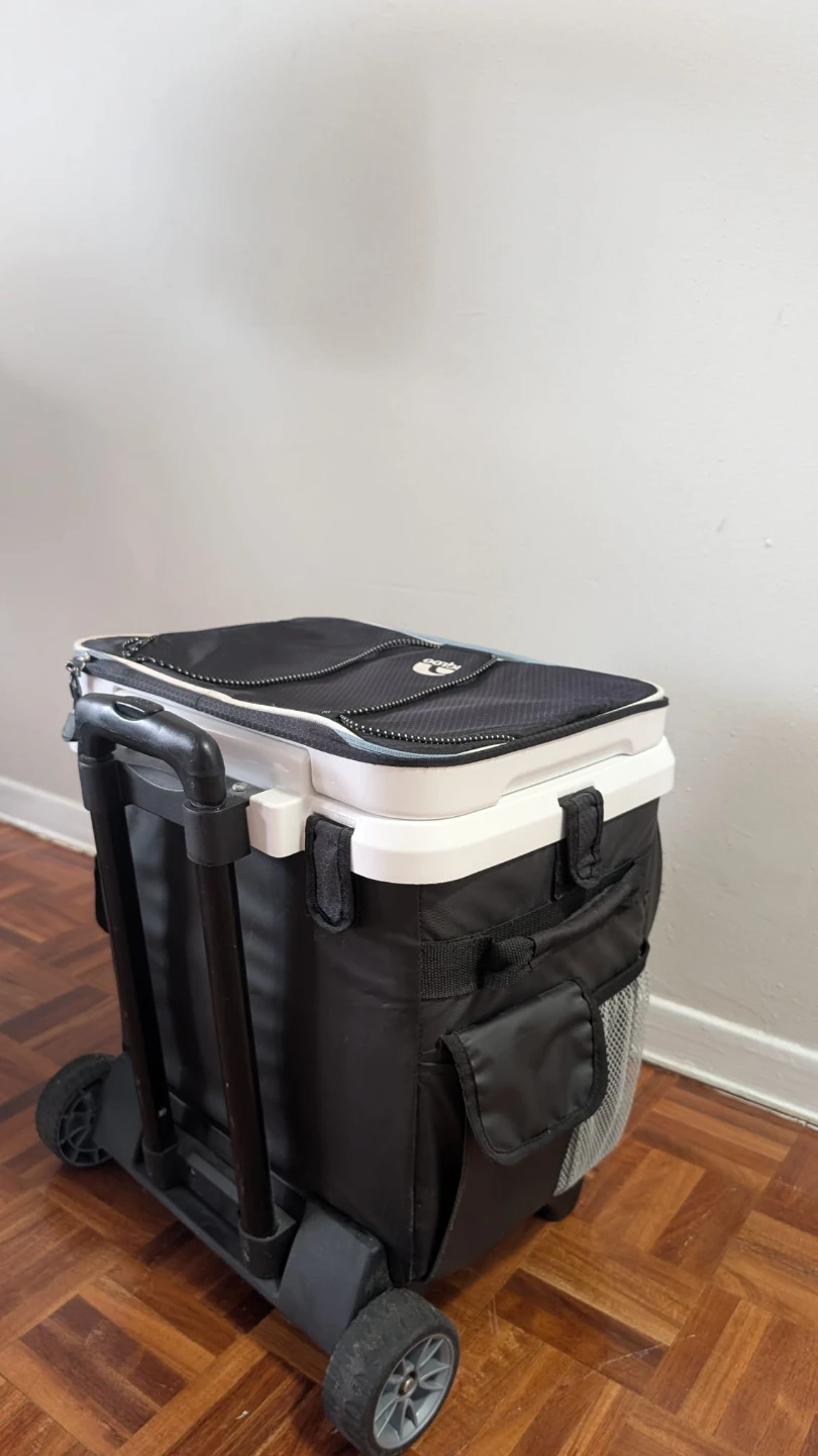 Igloo Rolling Cooler Bag - photo 5