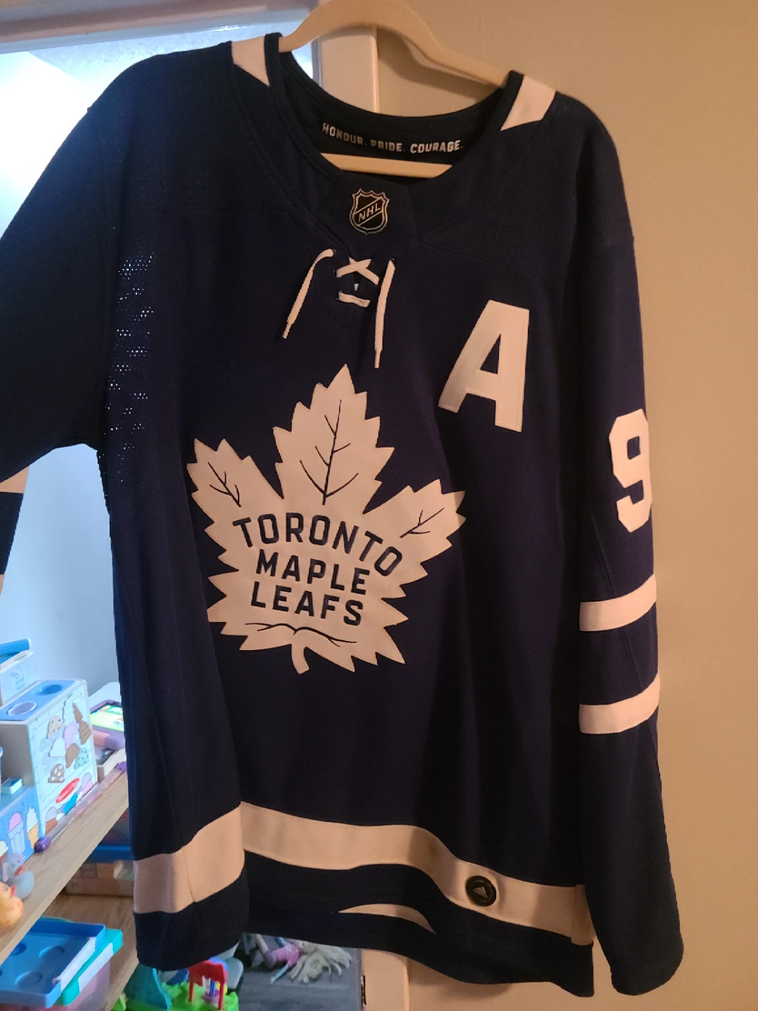 Adidas Toronto Maple Leafs Tavares #91 Hockey Jersey