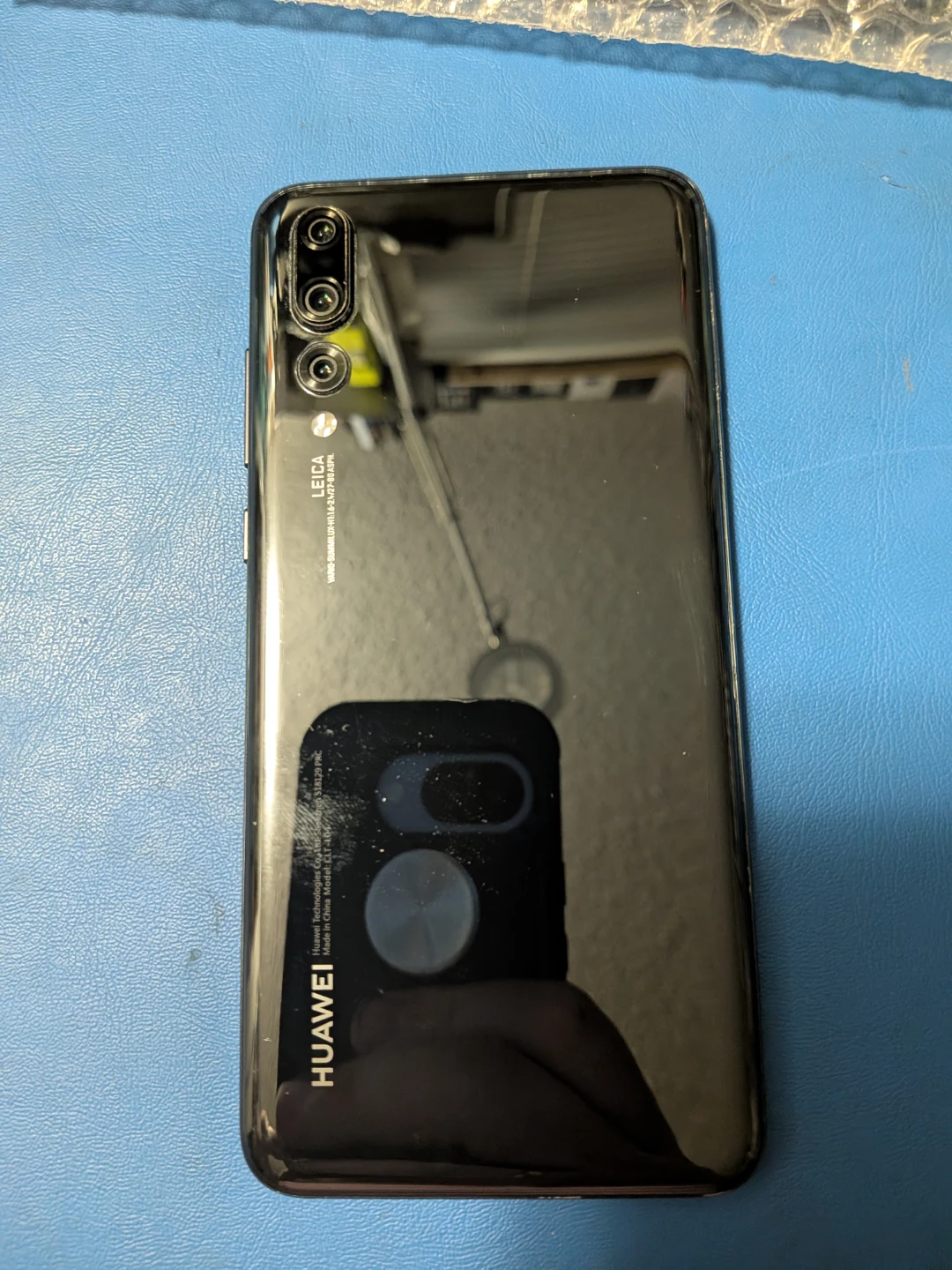 128GB Huawei P20 Pro with new battery - photo 3