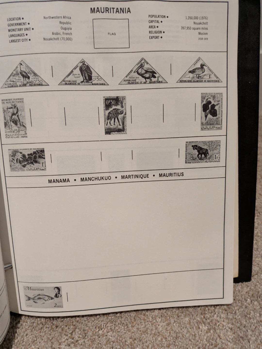 VINTAGE STAMPS OF THE WORLD CMC STAMP BINDER - photo 3