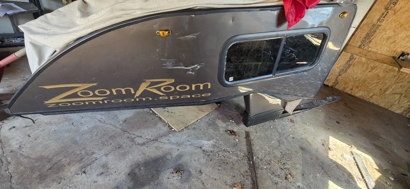 Zoom Room Truck Camper Shell - photo 2