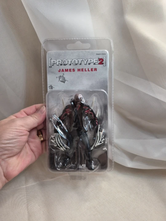 Activision Protoype 2 James Heller 3.5” Action Figure Toy - photo 2