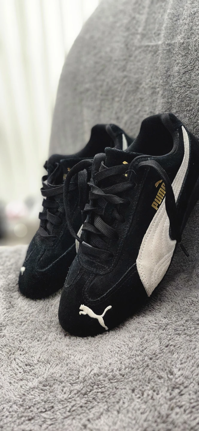 Puma Black and White Suede Shoes - kids Size 4 - photo 2