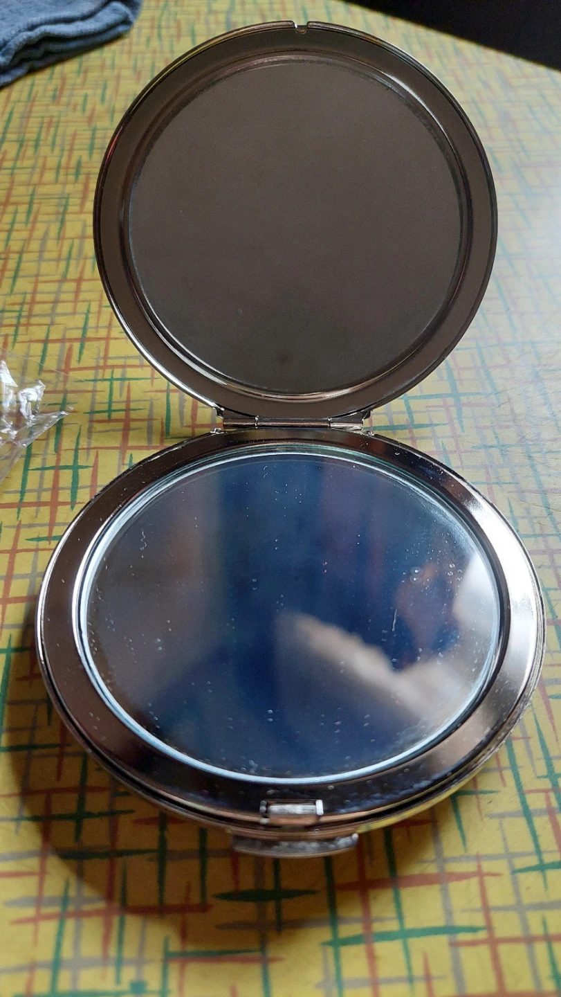 🥕 Botox Cosmetic Compact Mirror - photo 2