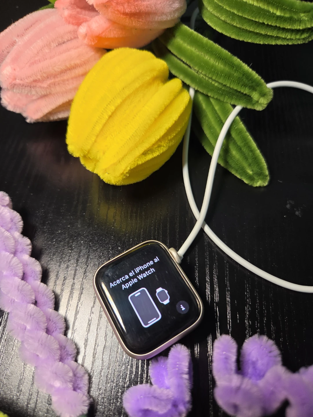 Apple Watch SE (Gen 2) 40mm Starlight Aluminum GPS