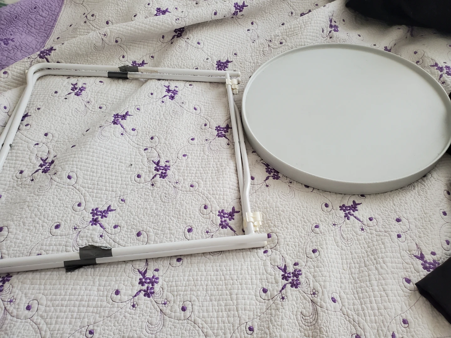 White Round Side Table - photo 2