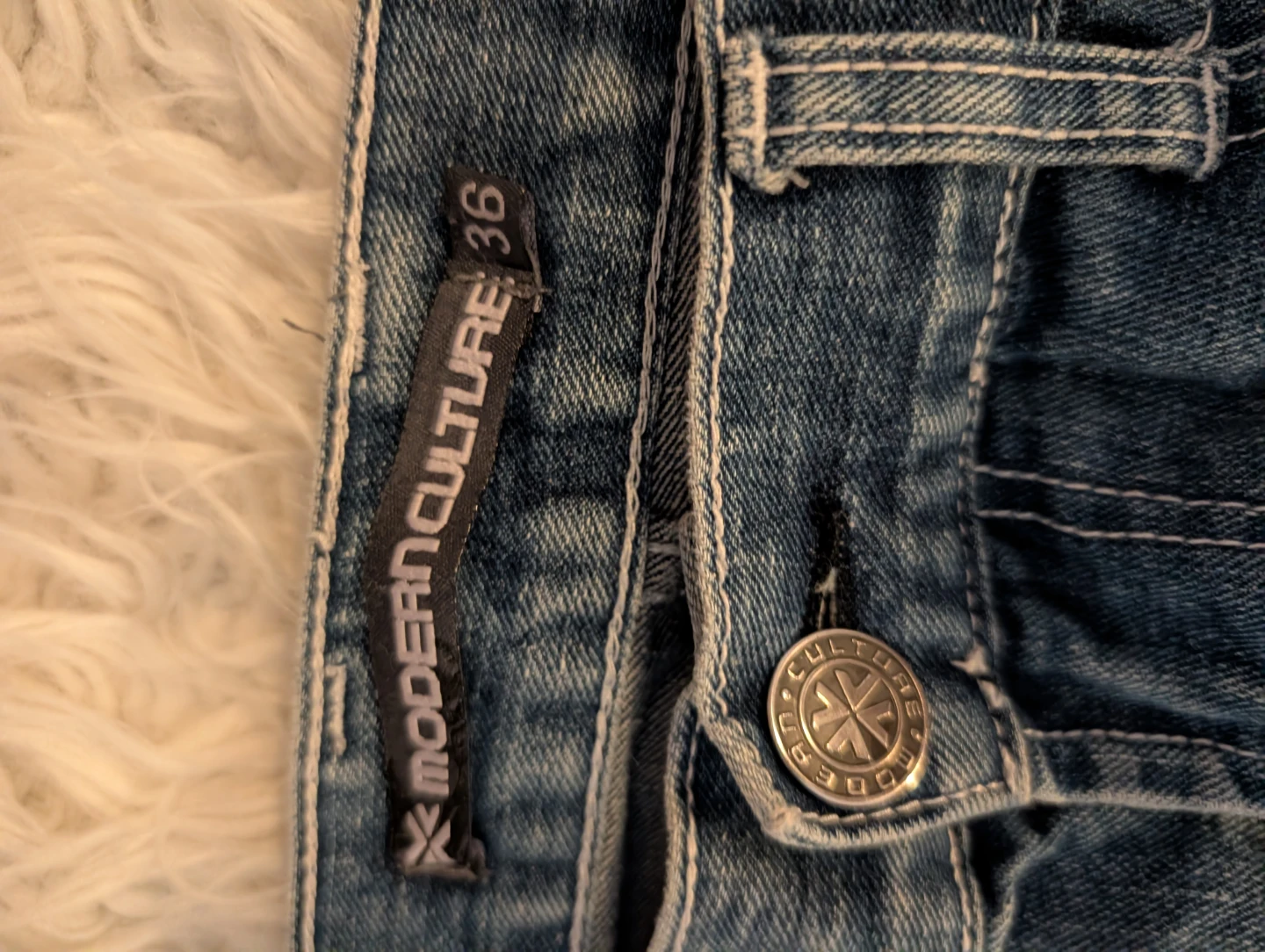 Modern Culture Jeans - Size 36 - photo 2