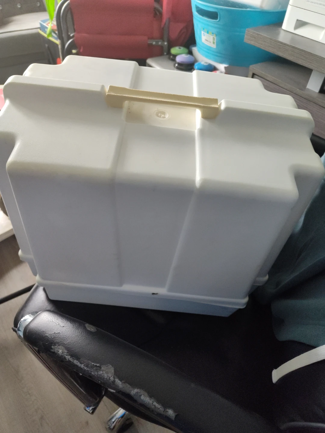 Omega Simple Couture Sewing Machine with Foot Pedal and Case - photo 3