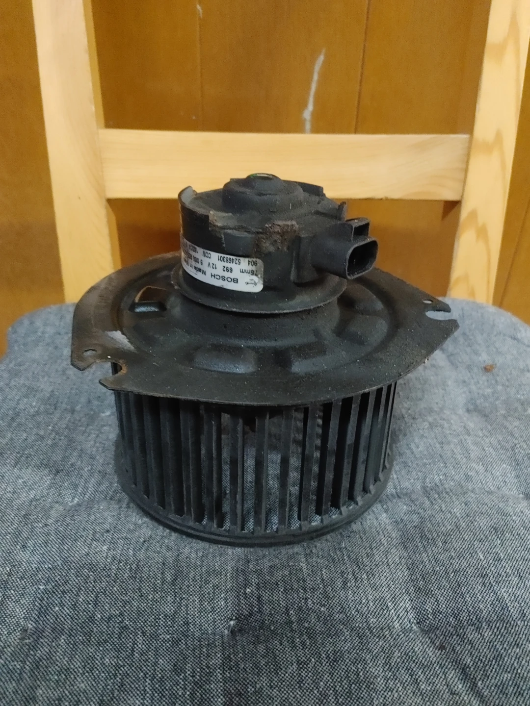 Bosch Blower Motor 12V - 1996 - 2002 Chevy/GMC express/Savana