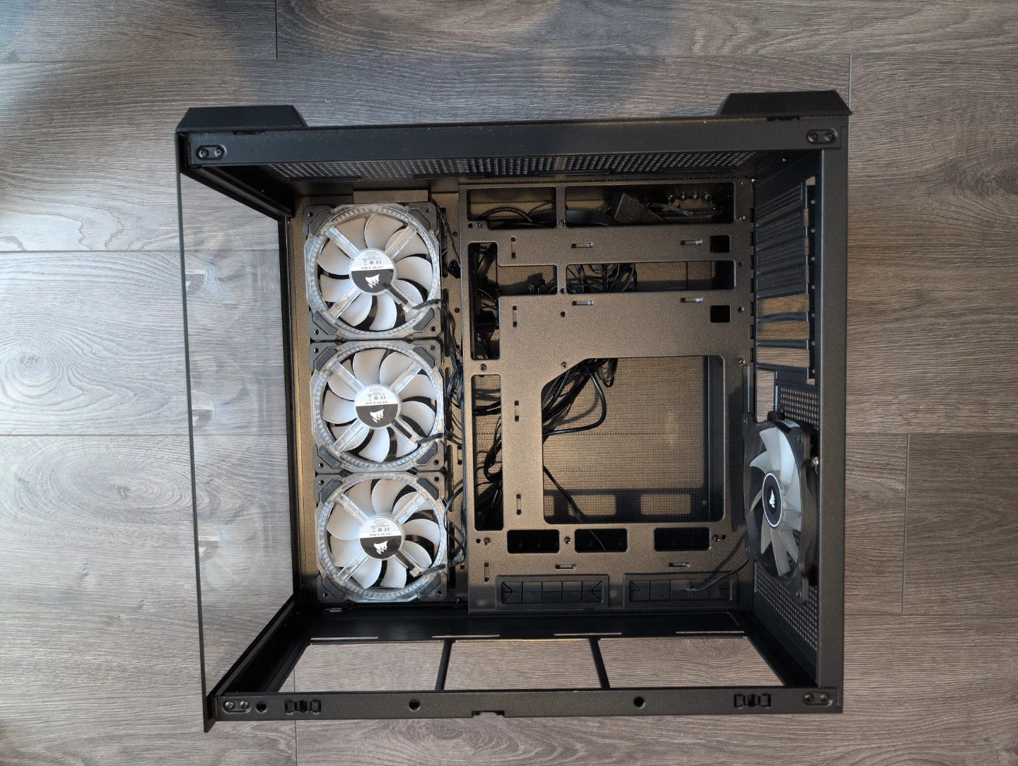 Armoury Case with installed fans and - photo 2