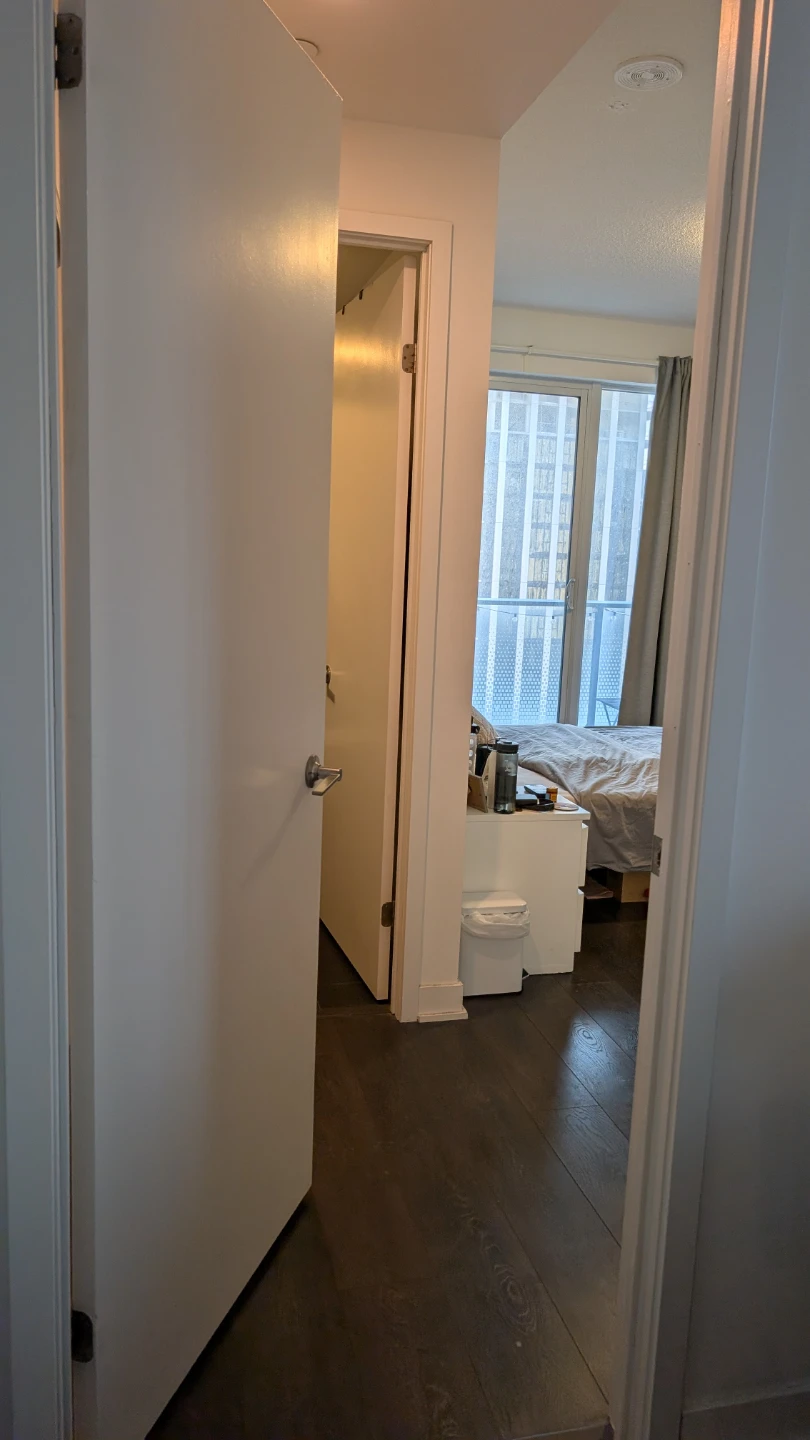 Primary bedroom ensuite bathroom for sublease
