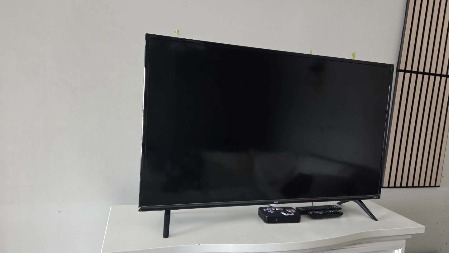 TCL Roku TV 42"