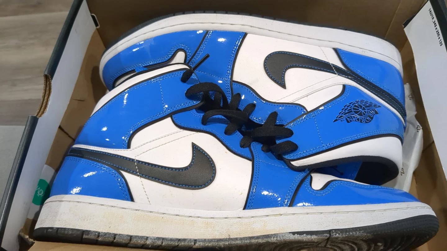 Air Jordan 1 Mid Sneakers - Blue & White