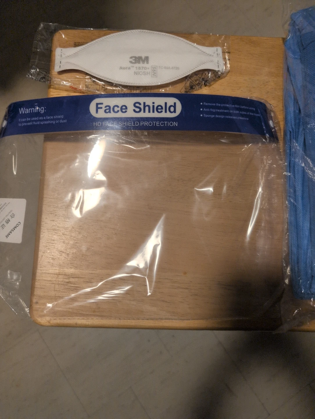 3M Aura N95 Mask, Face Shield & Isolation Gown XL - photo 3