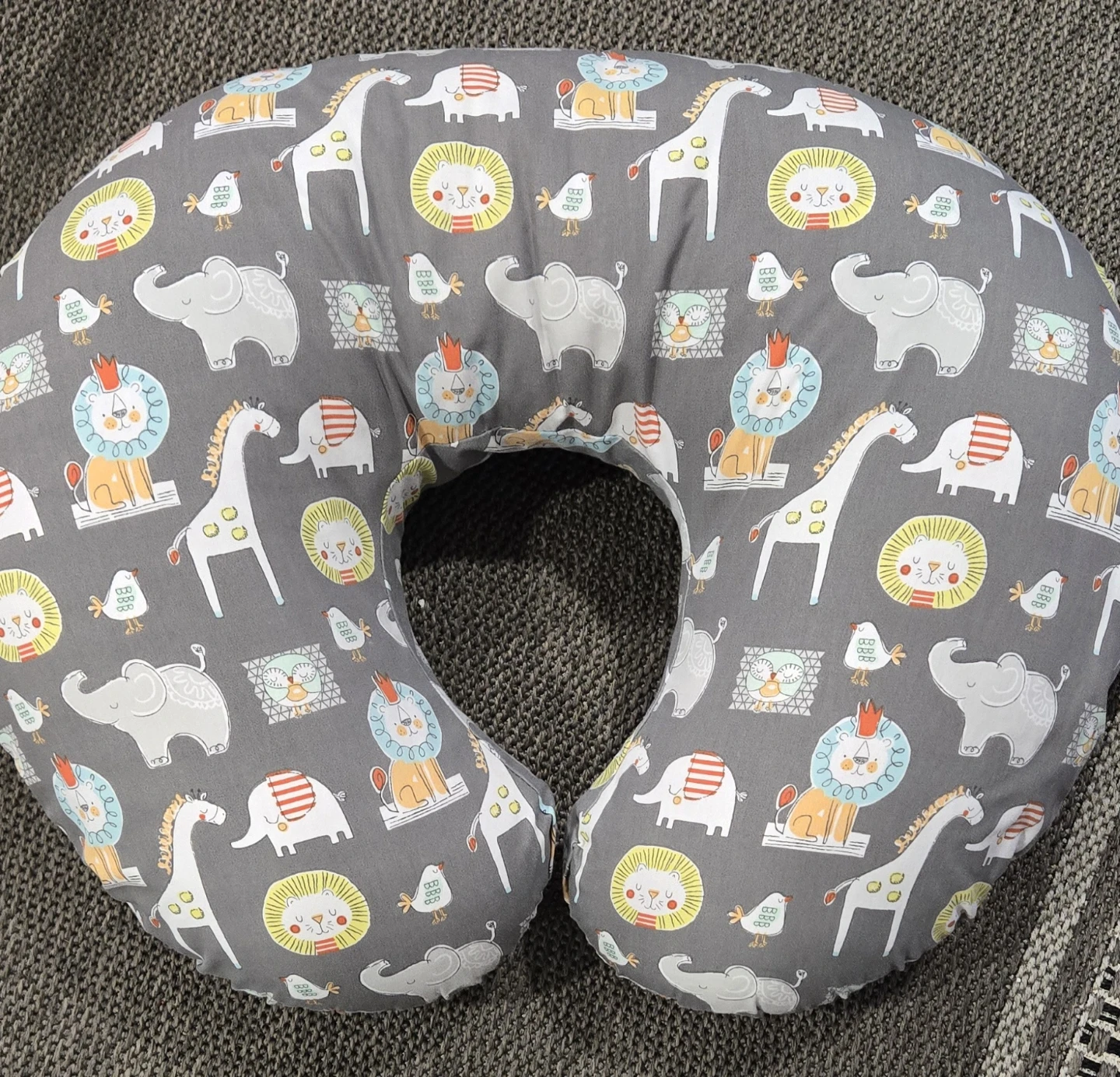 Boppy Nursing Pillow - Safari Animals - photo 4