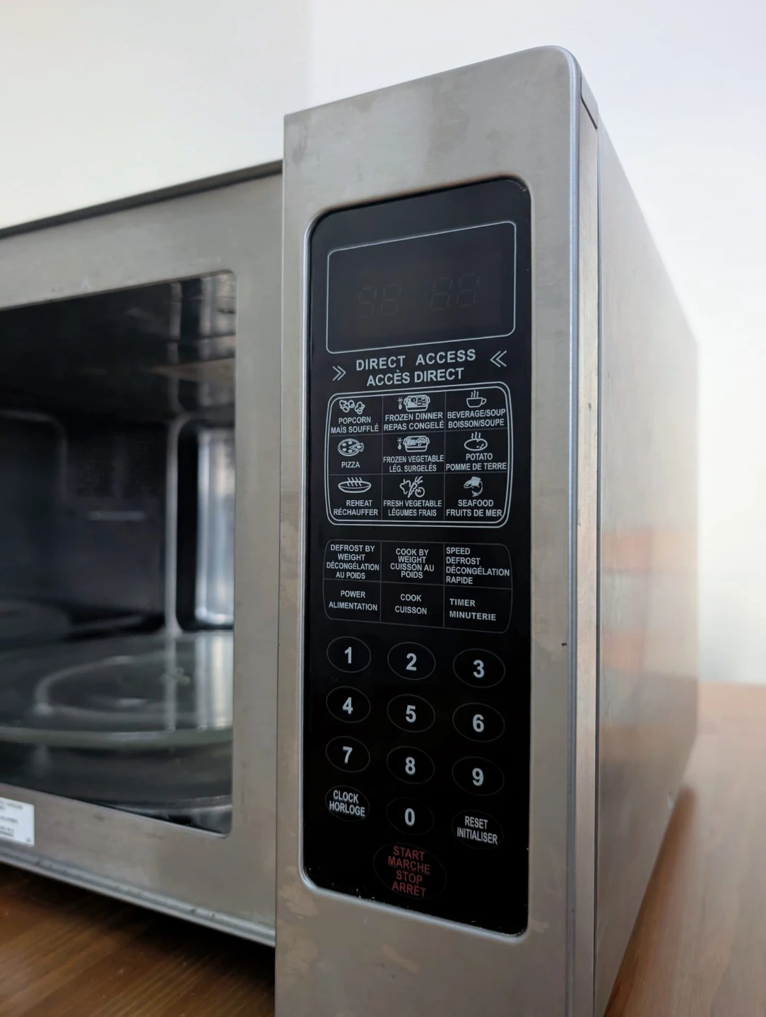 Sanyo "Euro Touch" Microwave Oven - photo 3