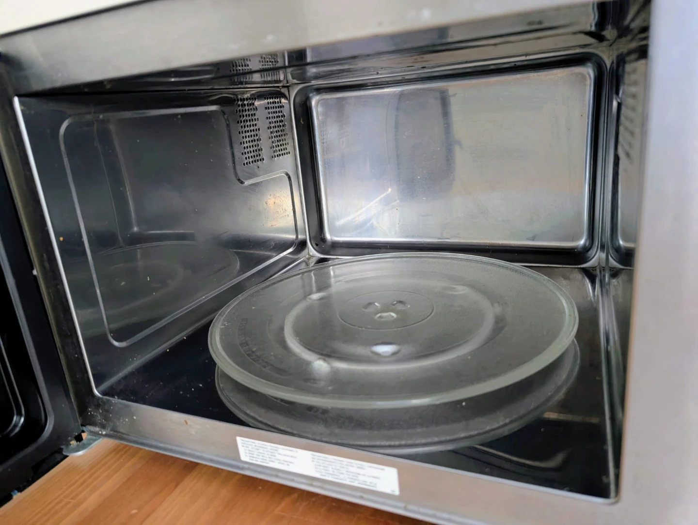 Sanyo "Euro Touch" Microwave Oven - photo 4