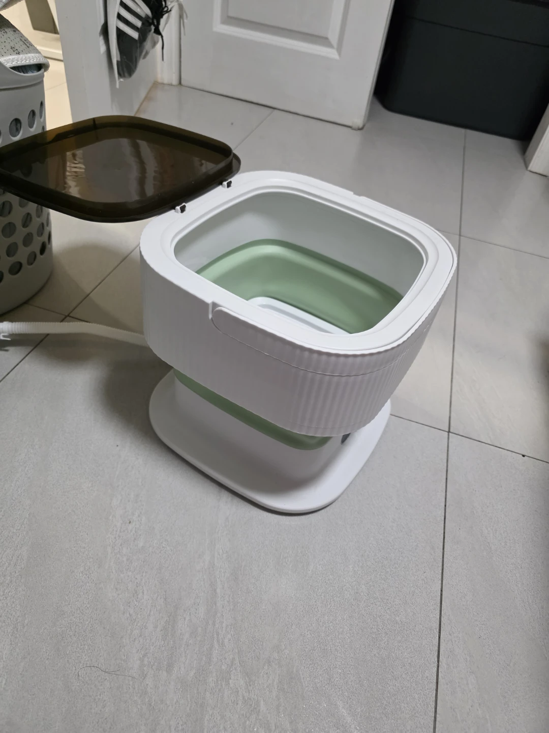 This is a portable, foldable washing machine - photo 4