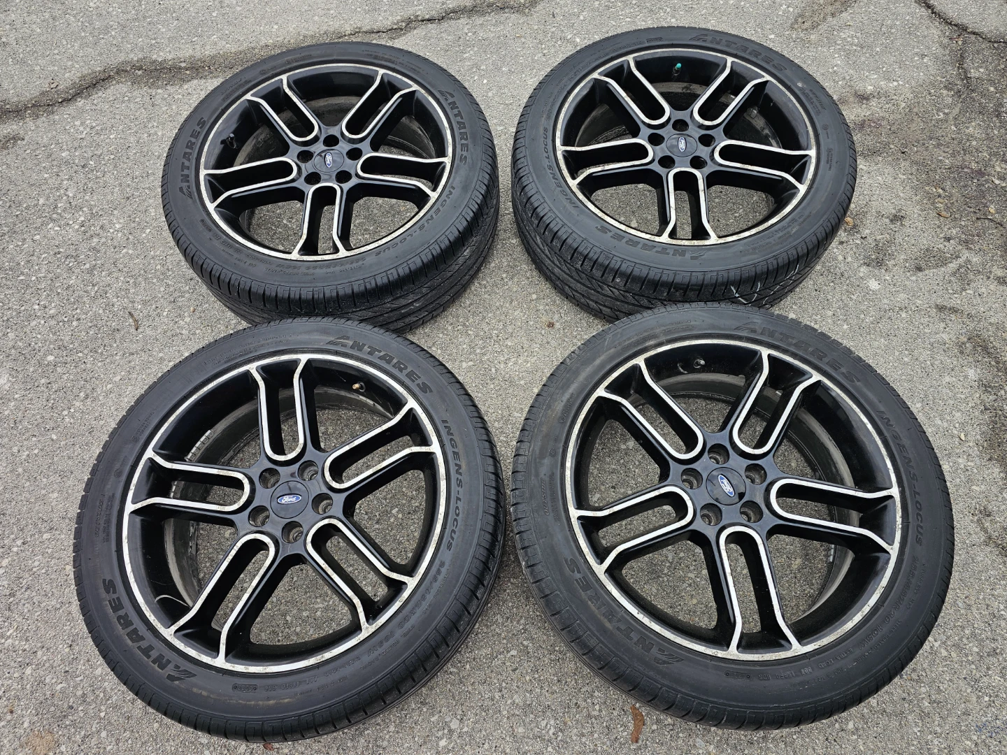 FORD EDGE/FLEX O.E.M RIMS AND ALL SEASON TIRES 255/45 R20