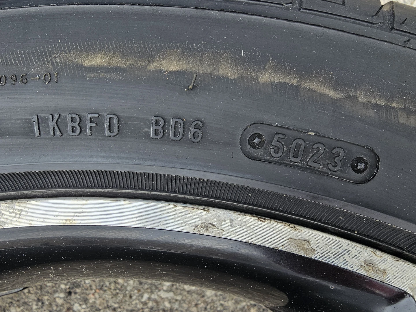 FORD EDGE/FLEX O.E.M RIMS AND ALL SEASON TIRES 255/45 R20 - photo 3