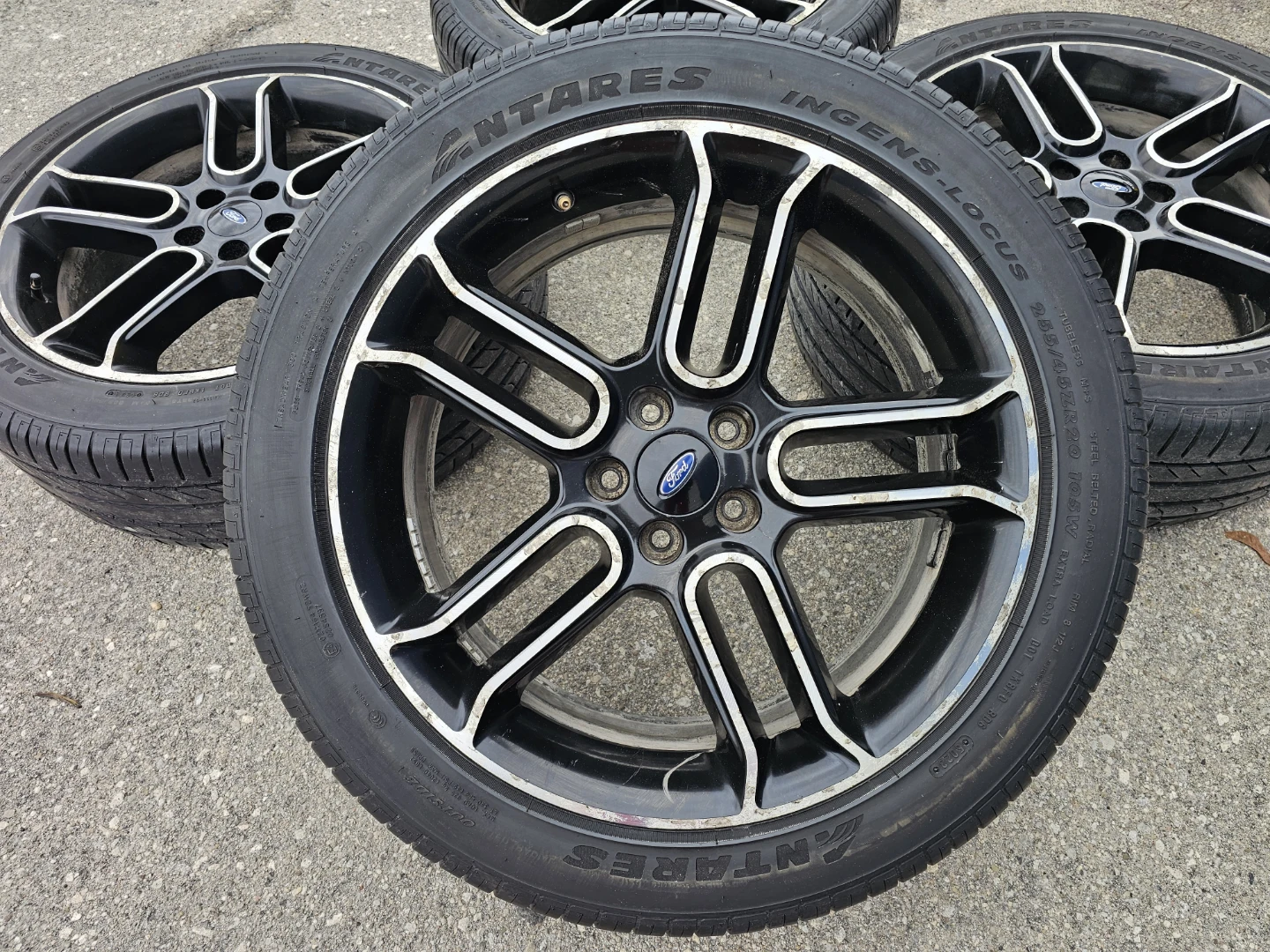 FORD EDGE/FLEX O.E.M RIMS AND ALL SEASON TIRES 255/45 R20 - photo 4