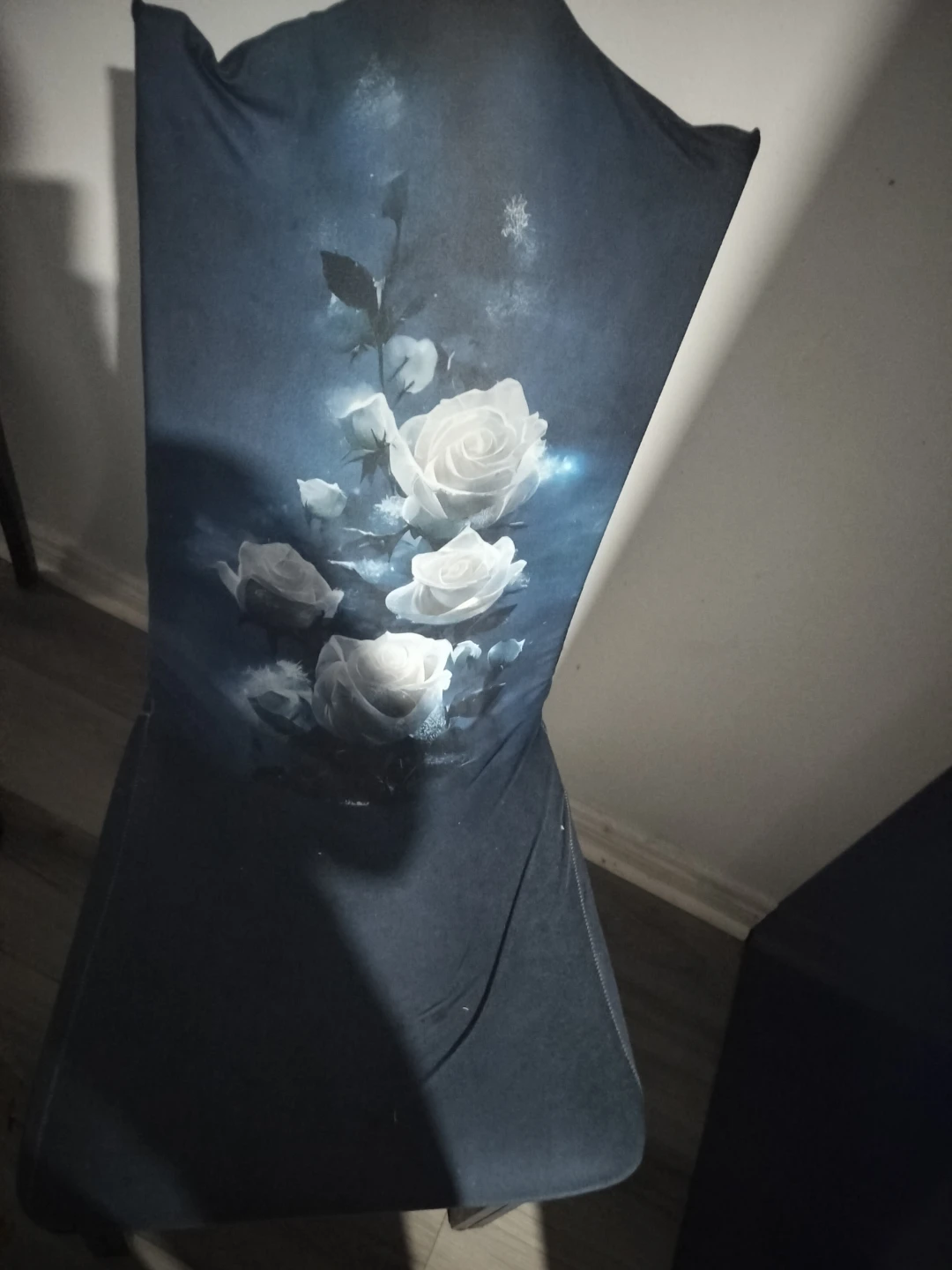 Chair Cover with White Roses Design 🥕
