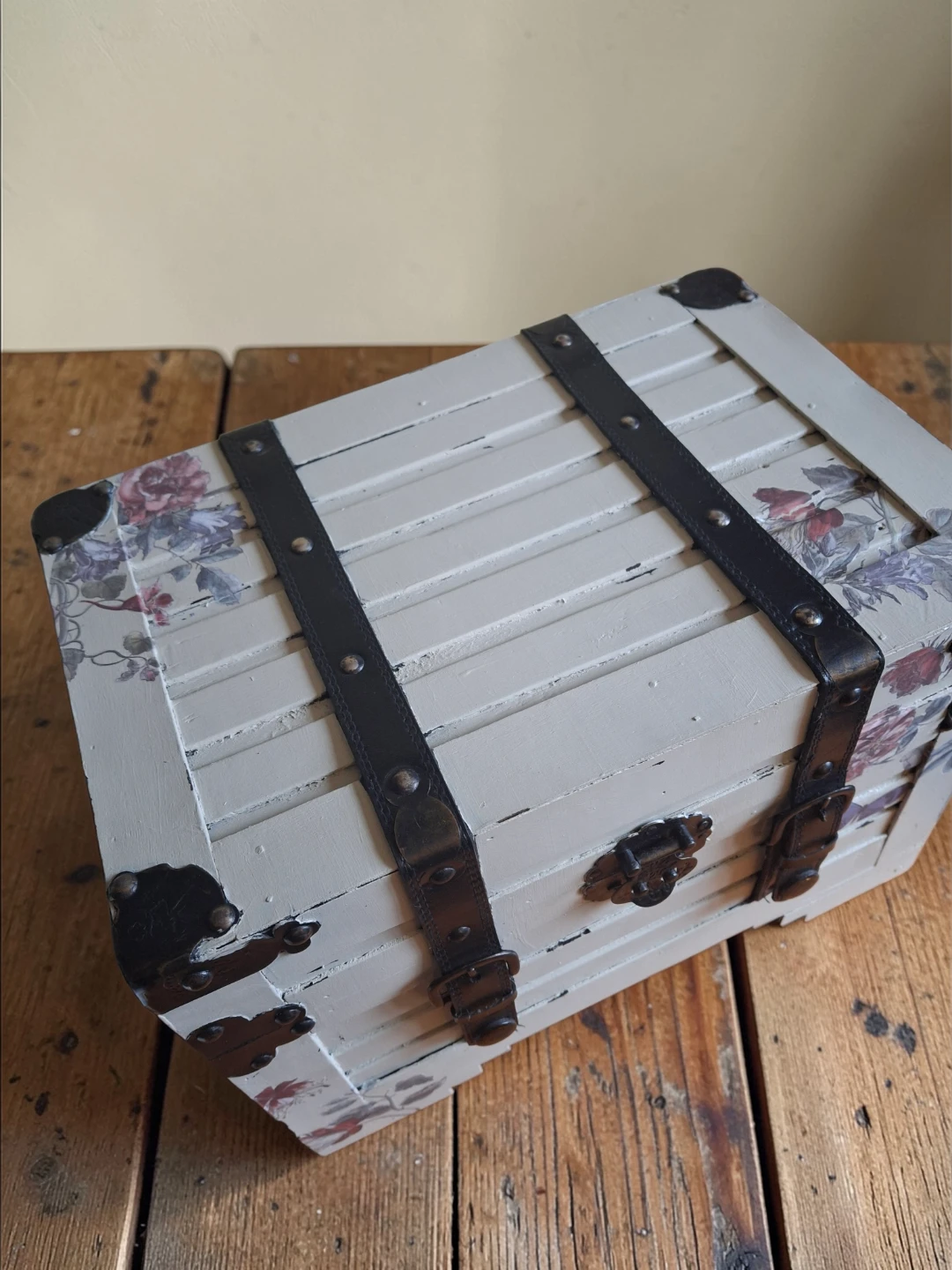 Decorative Storage Trunk with Florals - photo 4