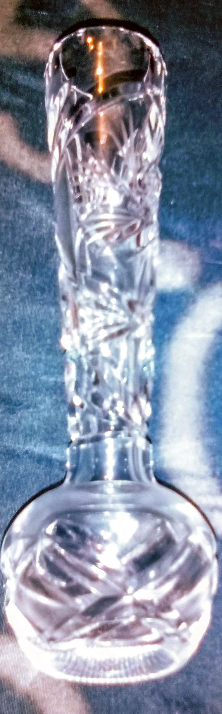 Pinwheel crystal vase 25