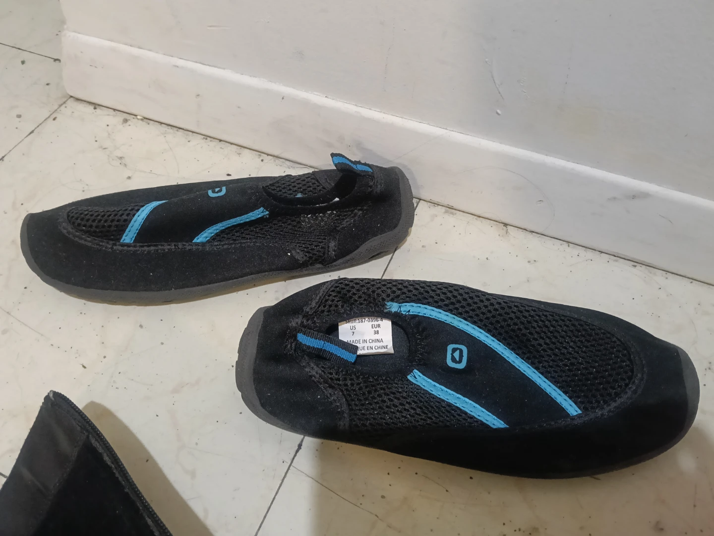 Black Water Shoes - EUR 38