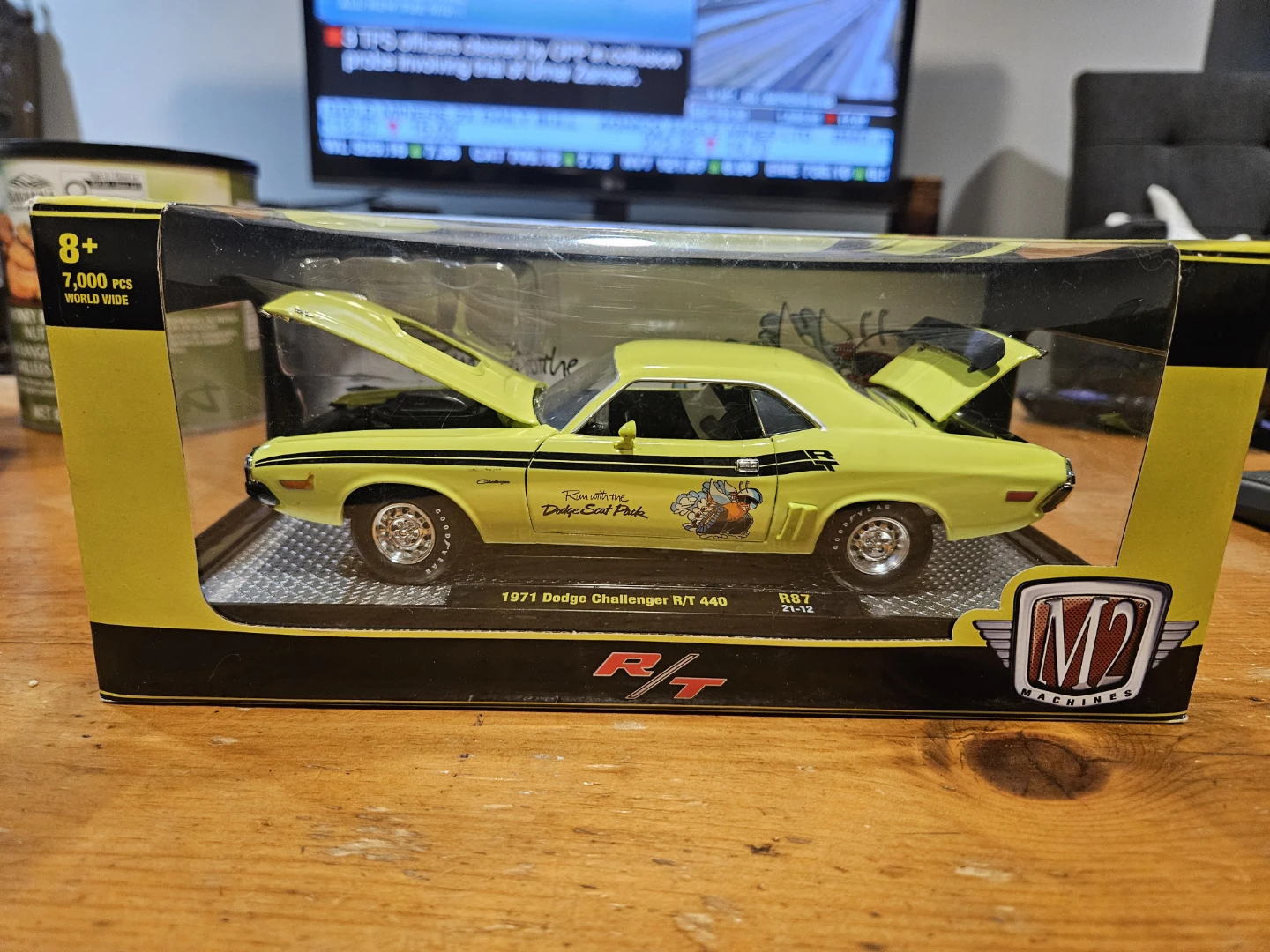 1/24 M2 Machines 1971 Dodge Challenger R/T 440 Diecast car