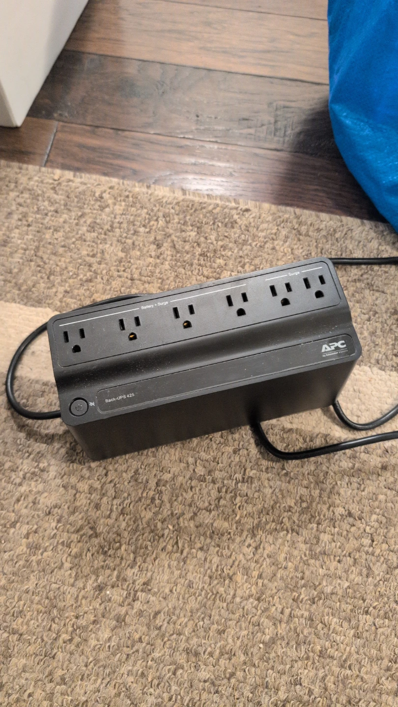 APC Back-UPS 425 Battery and Surge Protector