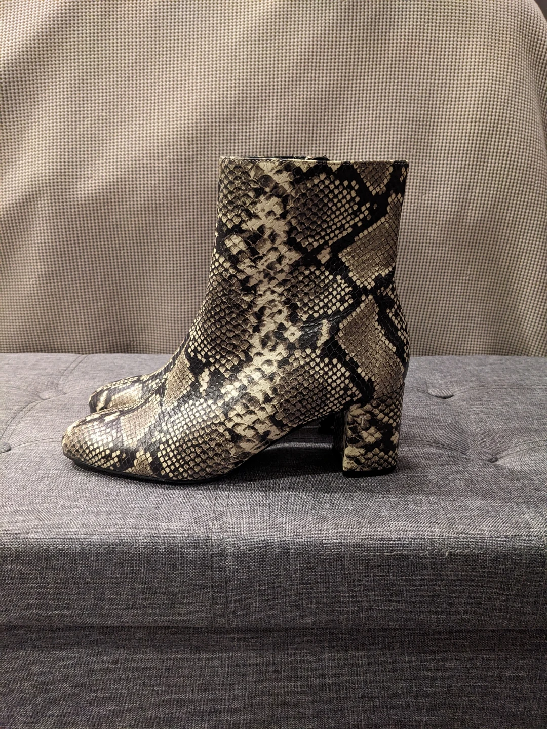 Ted Baker Size 7 Snake Print Block Heel Ankle Boots - photo 4