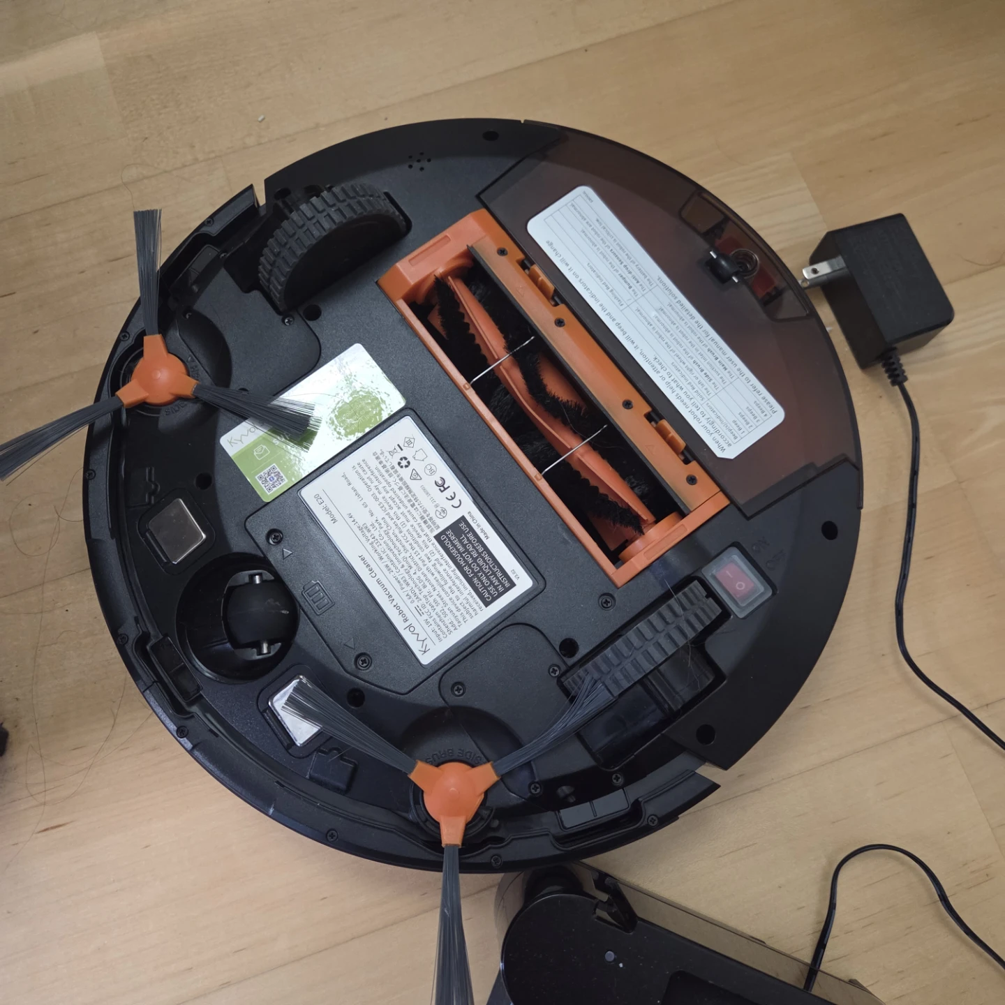 Kyvol Robot Vacuum Cleaner & Charging Base - photo 2