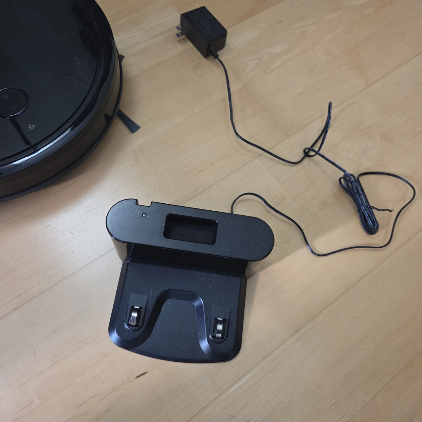 Kyvol Robot Vacuum Cleaner & Charging Base - photo 3