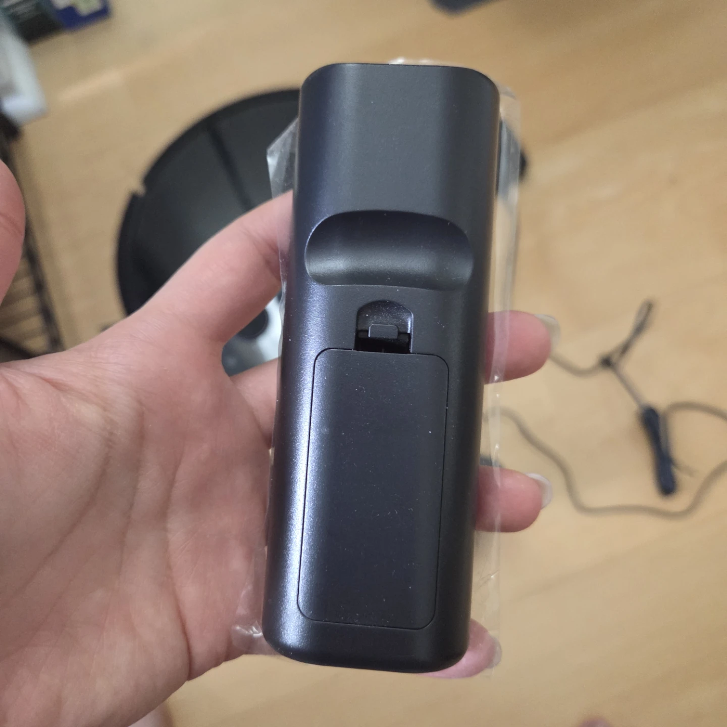 Kyvol Robot Vacuum Cleaner & Charging Base - photo 5