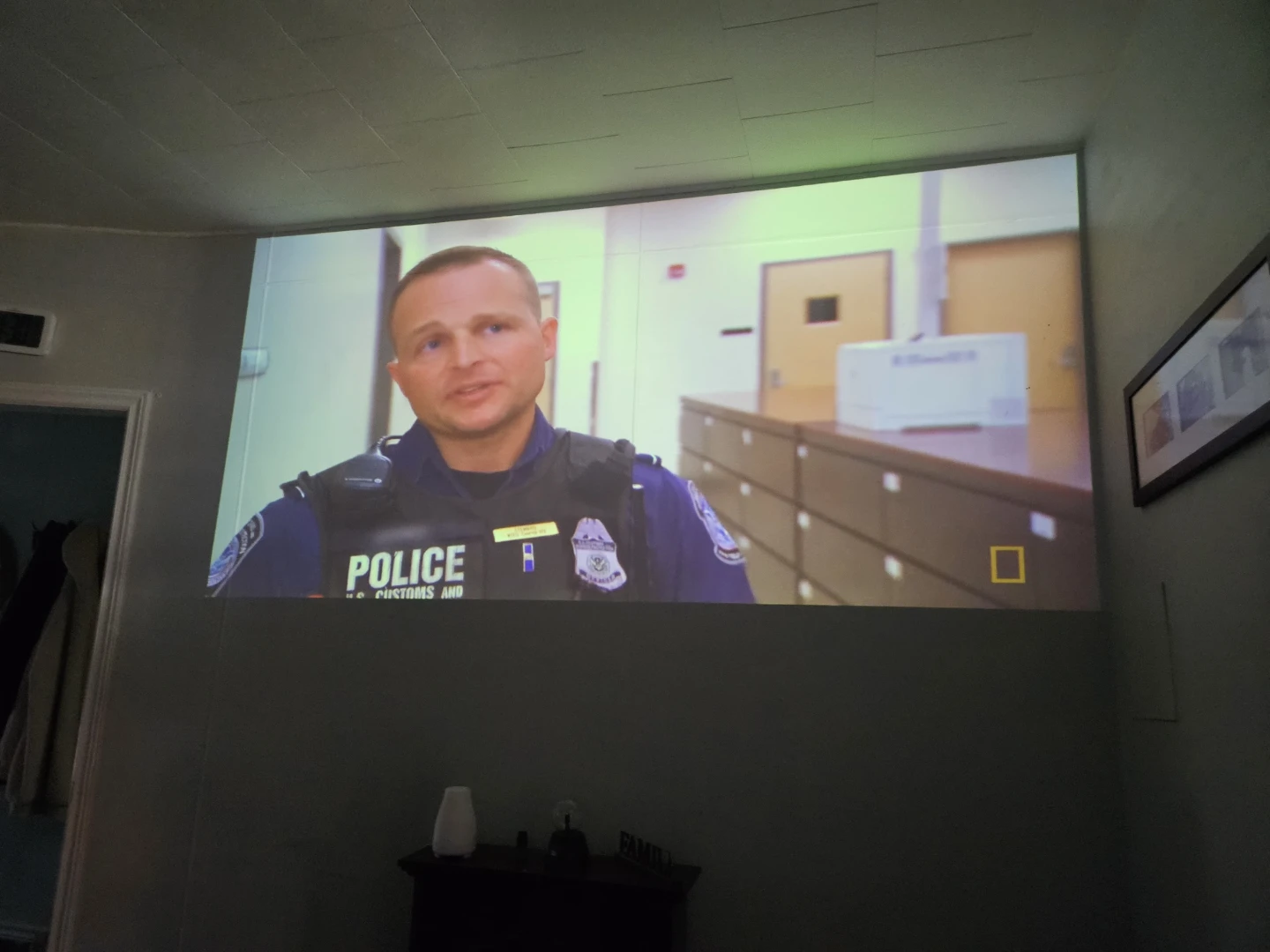 Hitachi CP-X2514WN Projector with Remote - photo 2