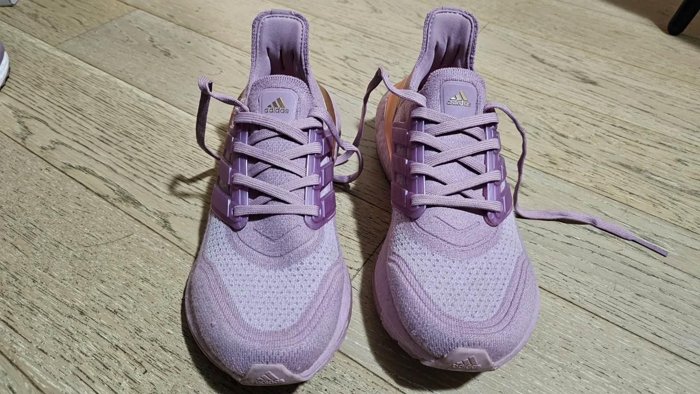 Adidas Ultraboost Women's Running Shoes Size 6.5 US - photo 5