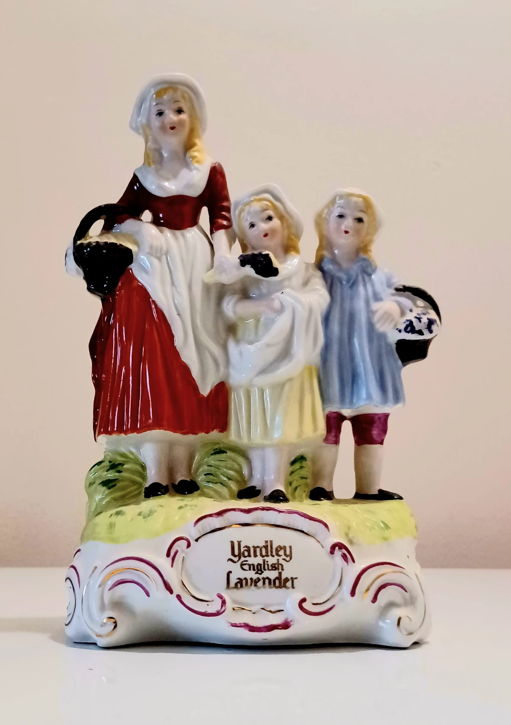 Vtg.Warrillow England Lavender Yardley Figurine