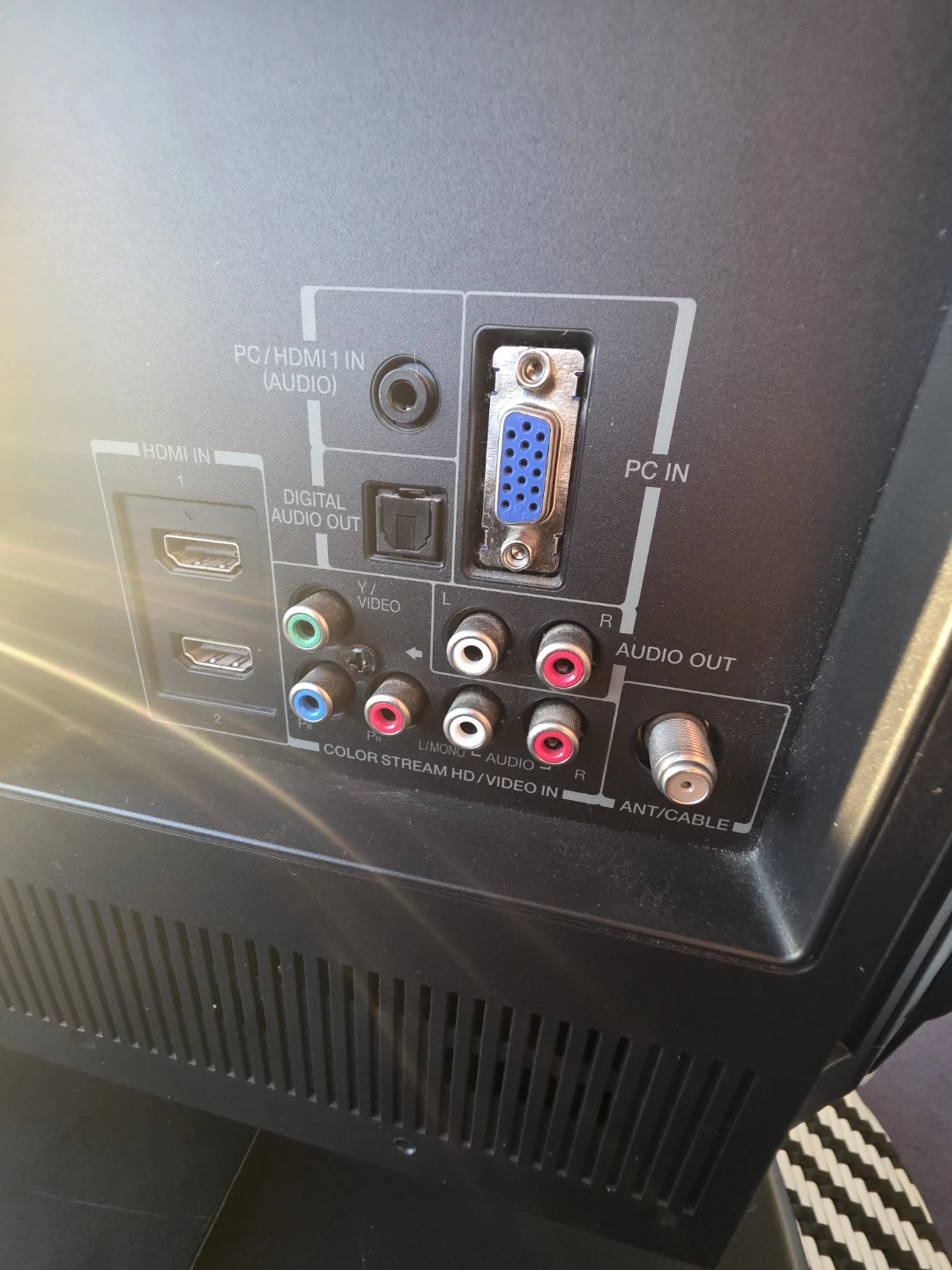 Toshiba Flat Screen TV - photo 2