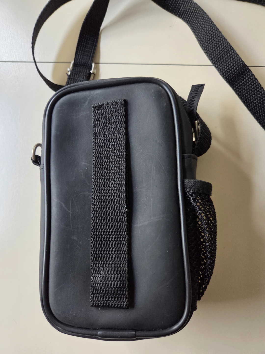 Black shoulder camera, or cellphone or other bag - photo 2