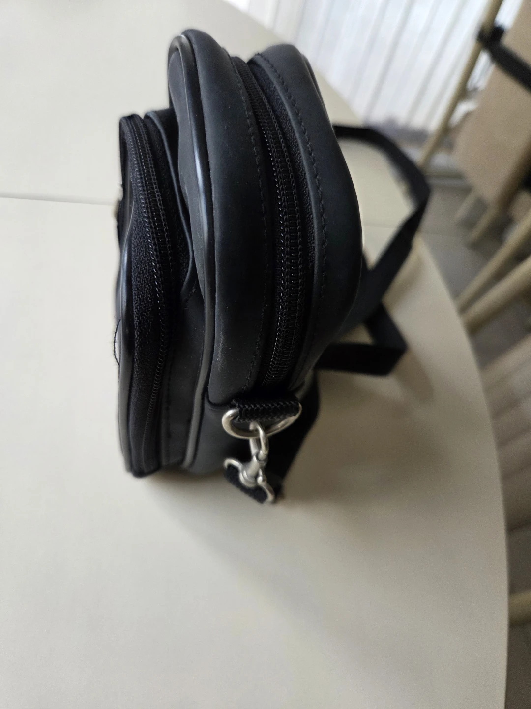 Black shoulder camera, or cellphone or other bag - photo 4