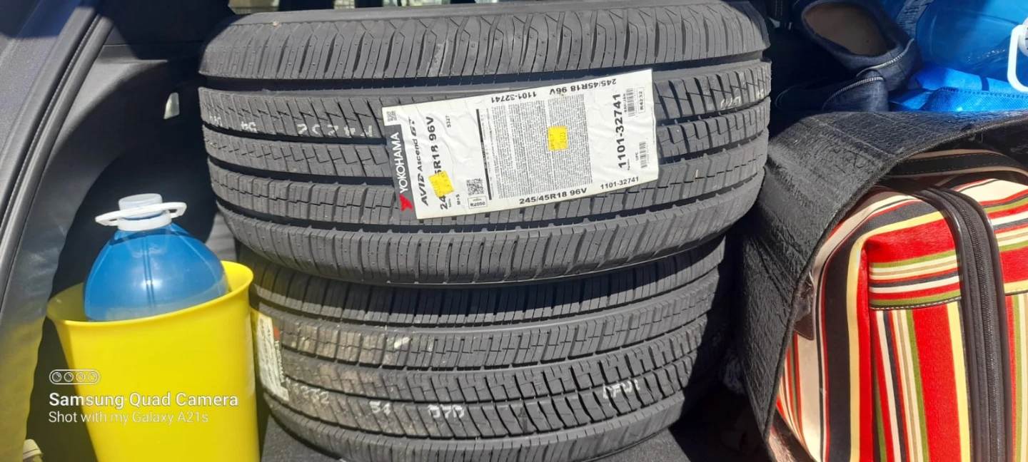 Brand new Yokohama Tires - 245/45R18 96V (Set of 2) back tires