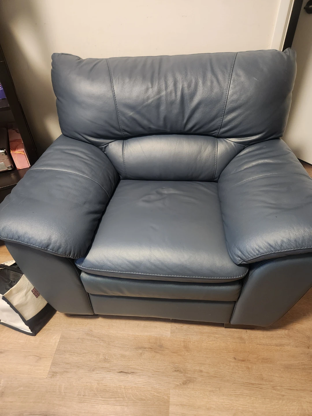 Blue Leather loveseat and chair - photo 2