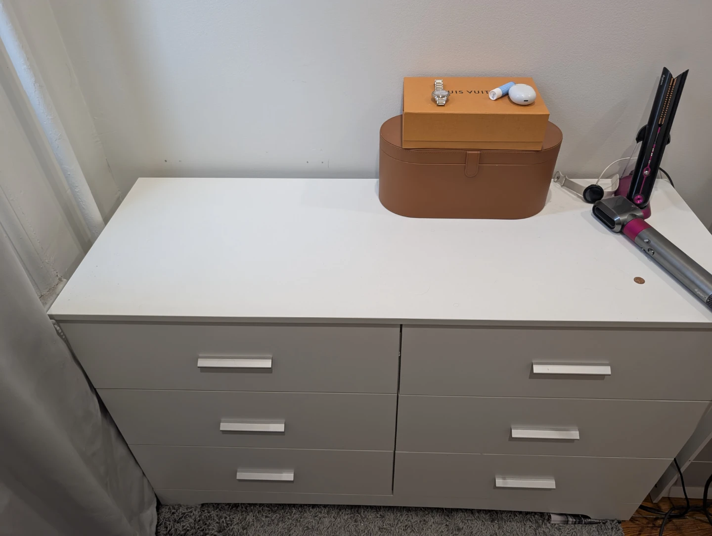 White 6-Drawer Dresser