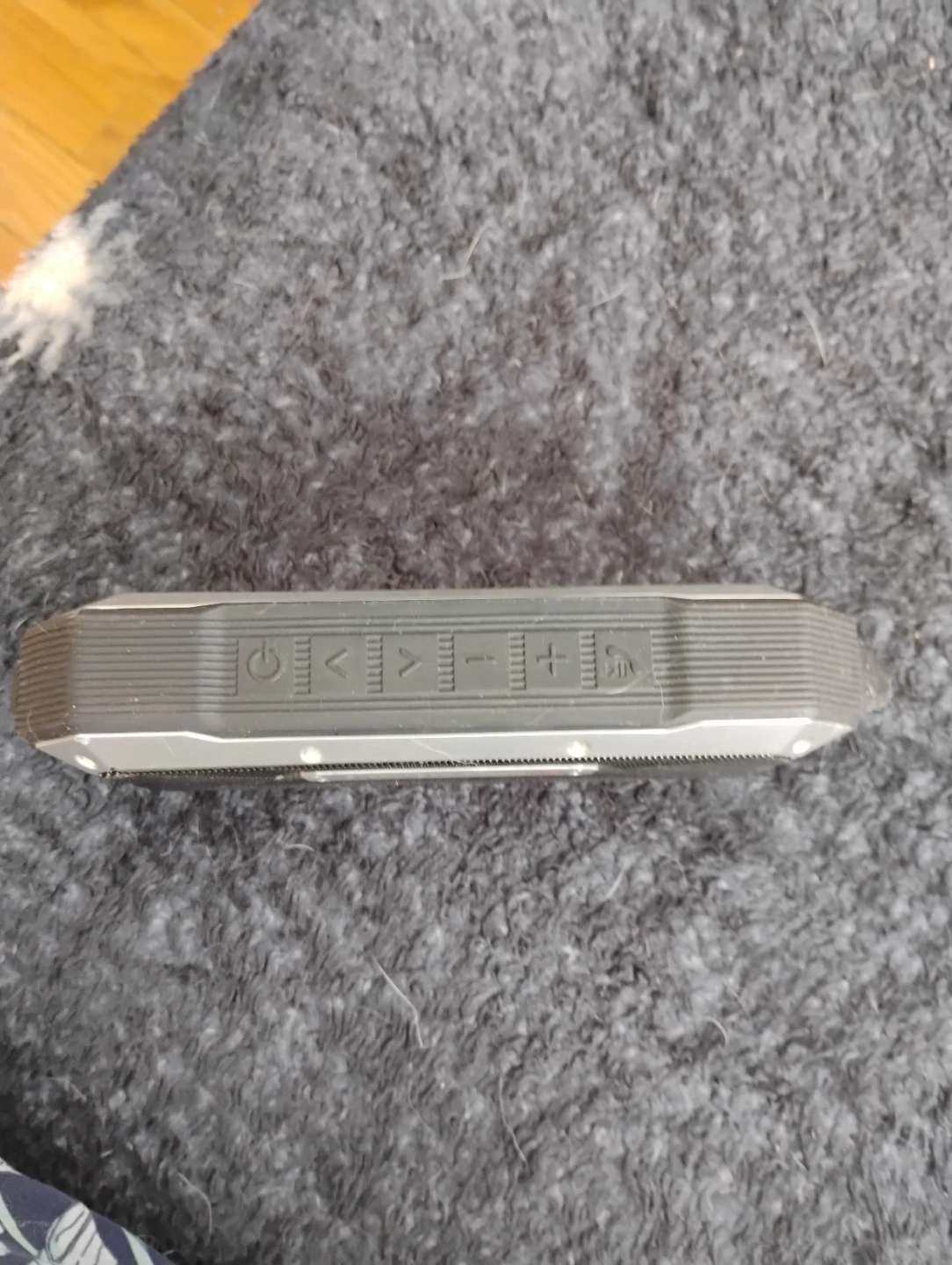 Portable speaker - photo 2
