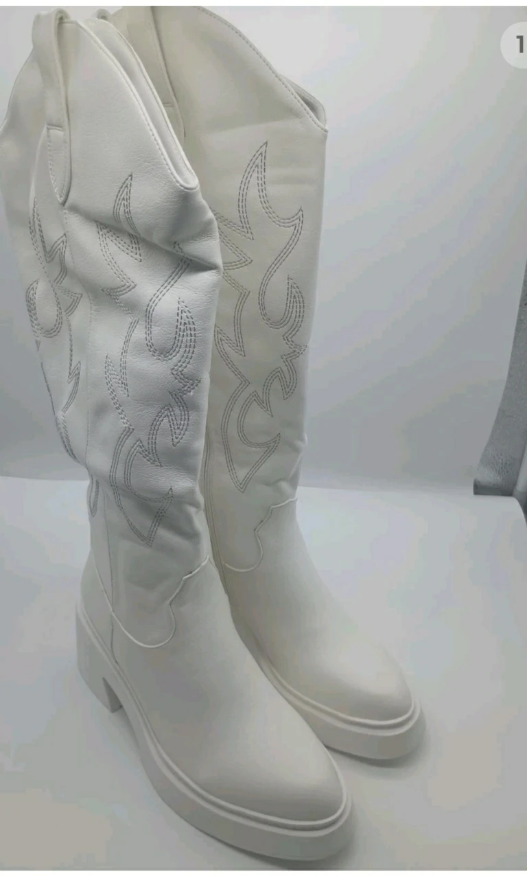 Brand new Women's Chunky Boot Zip up White - photo 2